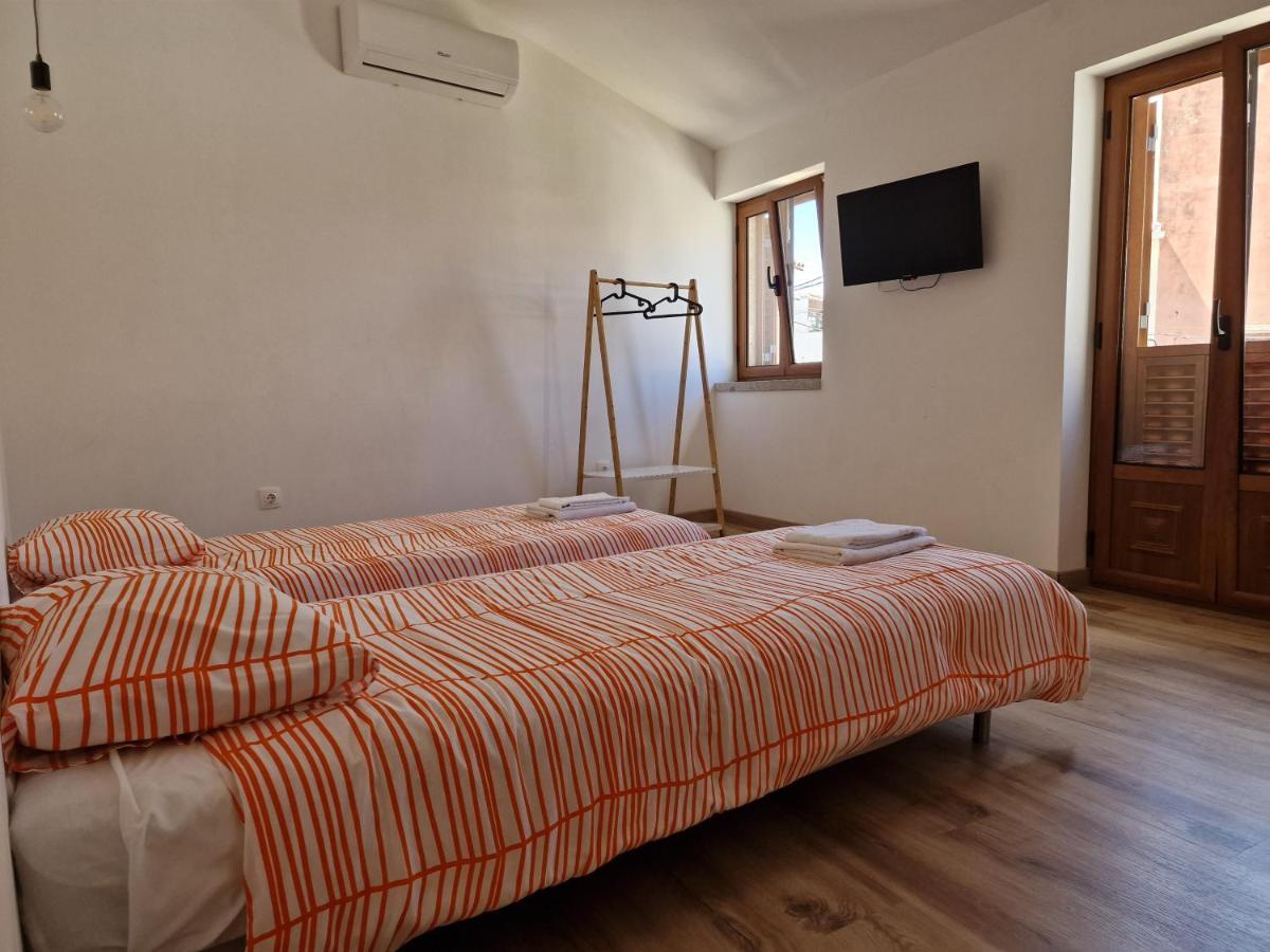 Casas Bem Haja Praca E Oliveira Appartement São Miguel de Acha Buitenkant foto